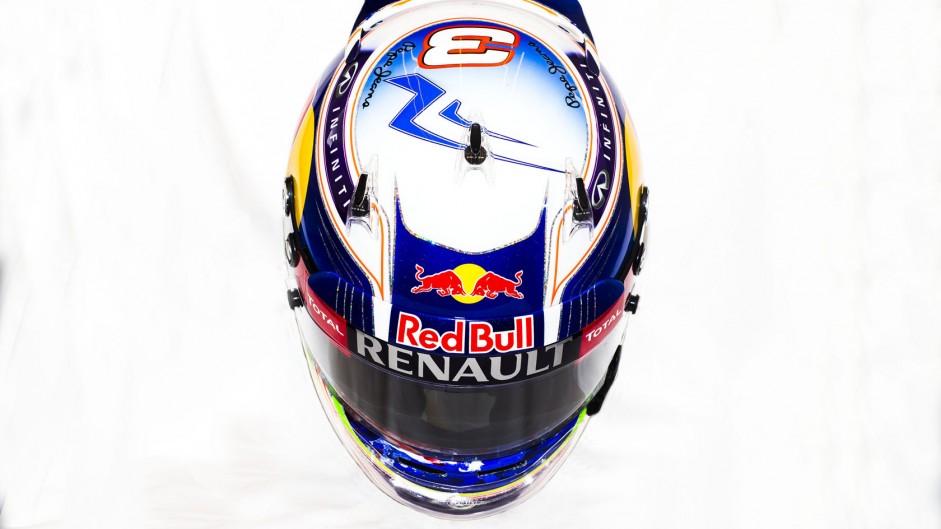 Daniel Ricciardo 2015 helmet