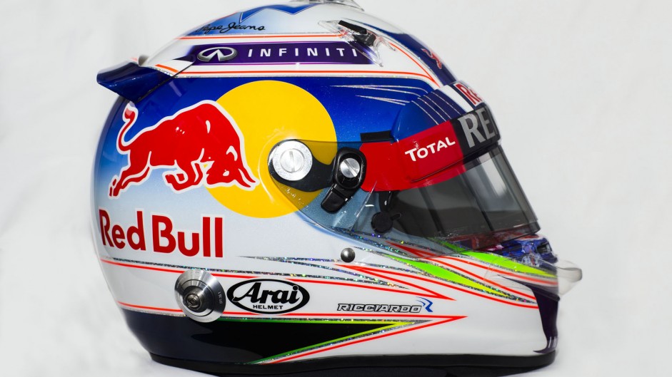 Daniel Ricciardo 2015 helmet