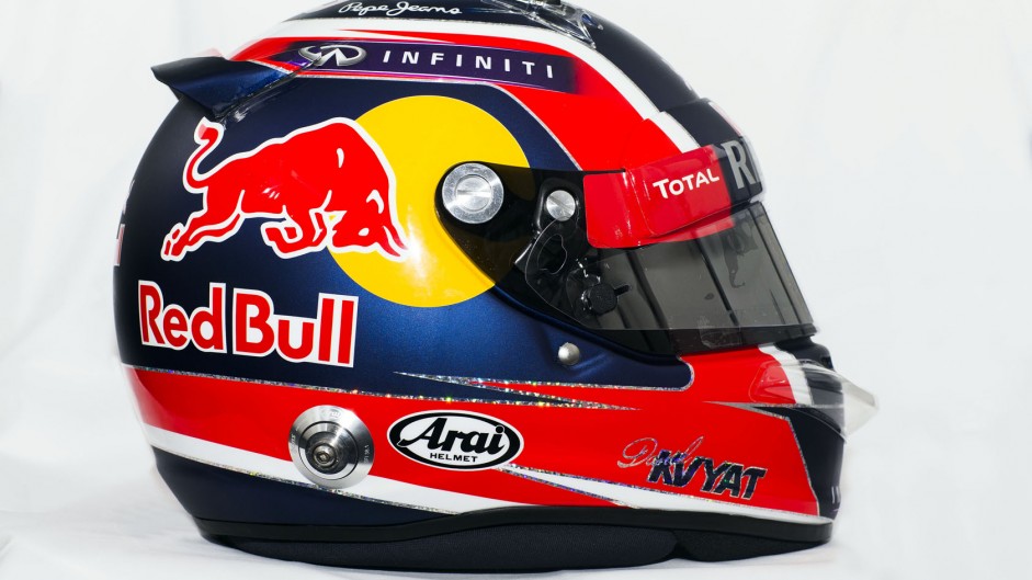 Daniil Kvyat 2015 helmet