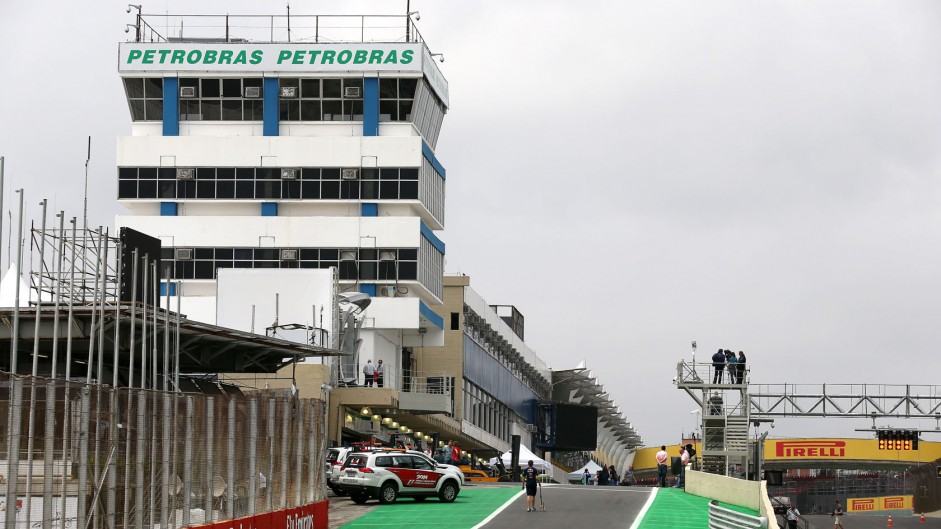 Pit entry, Interlagos, 2014