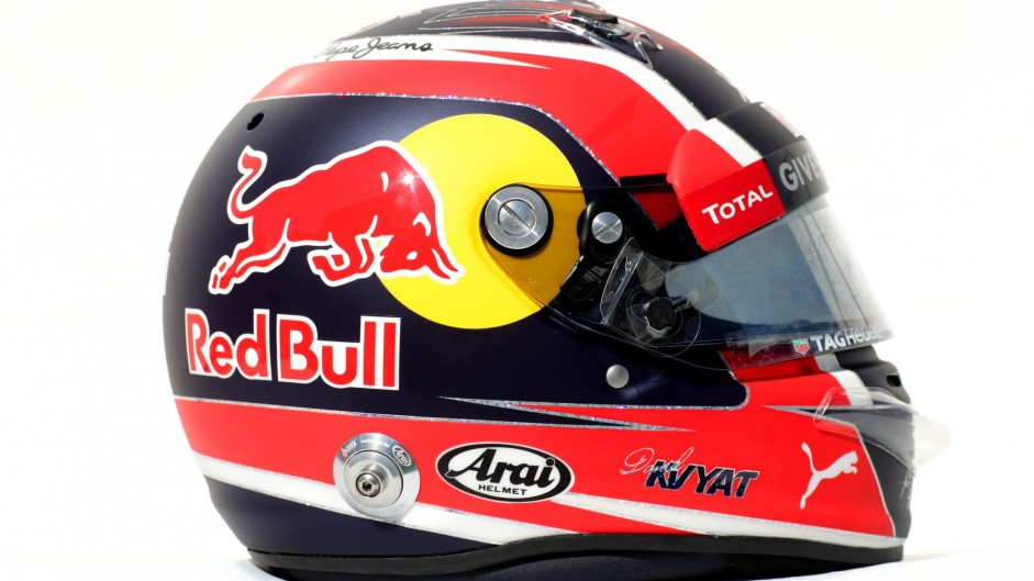 Daniil Kvyat helmet, Red Bull, 2016